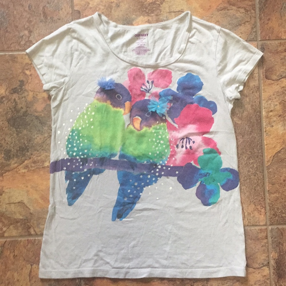 Girl’s graphic tee!